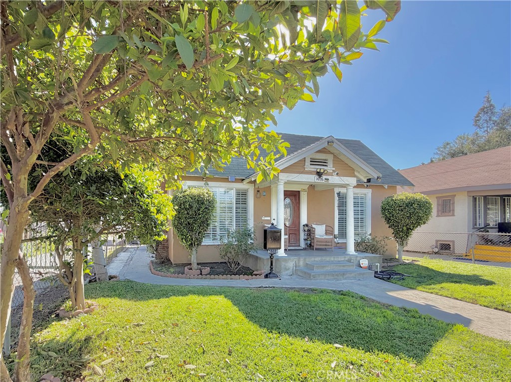 1016 W 51st Place Property Photo 1