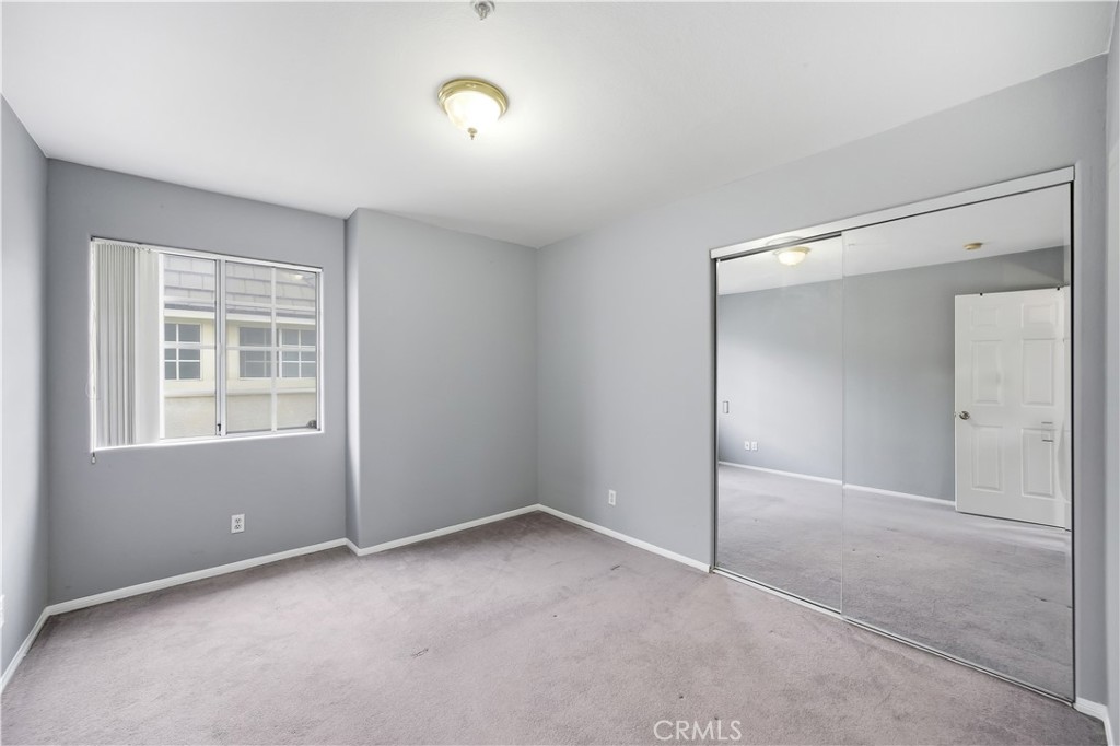 1230 Elm G Property Photo 17