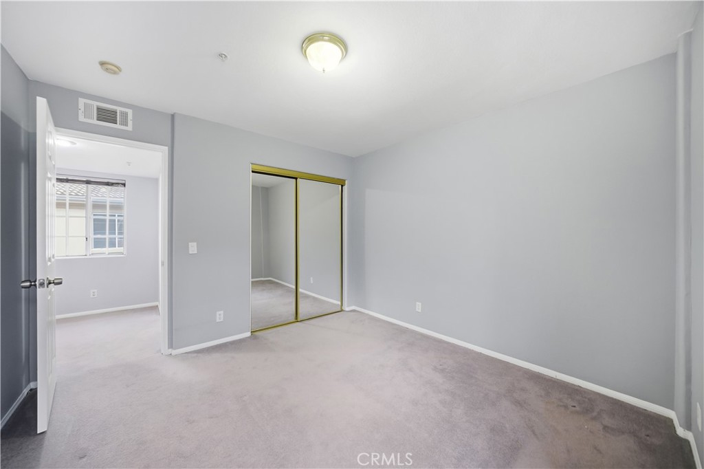 1230 Elm G Property Photo 20