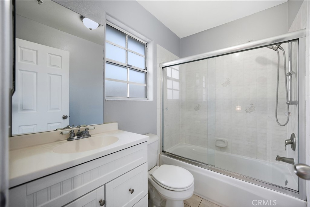 1230 Elm G Property Photo 21