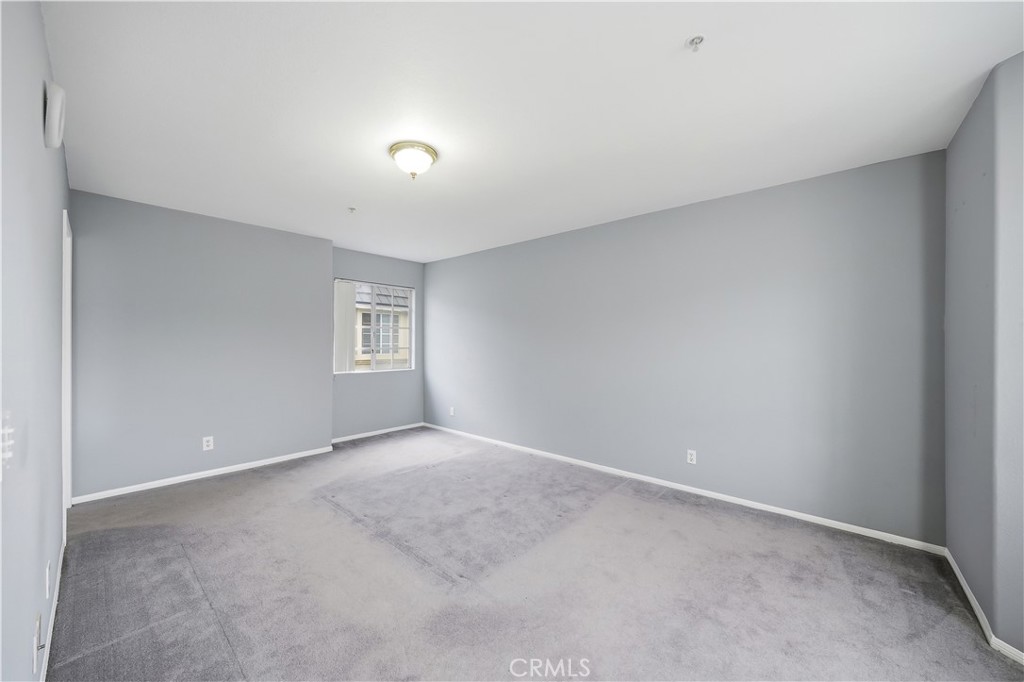 1230 Elm G Property Photo 22