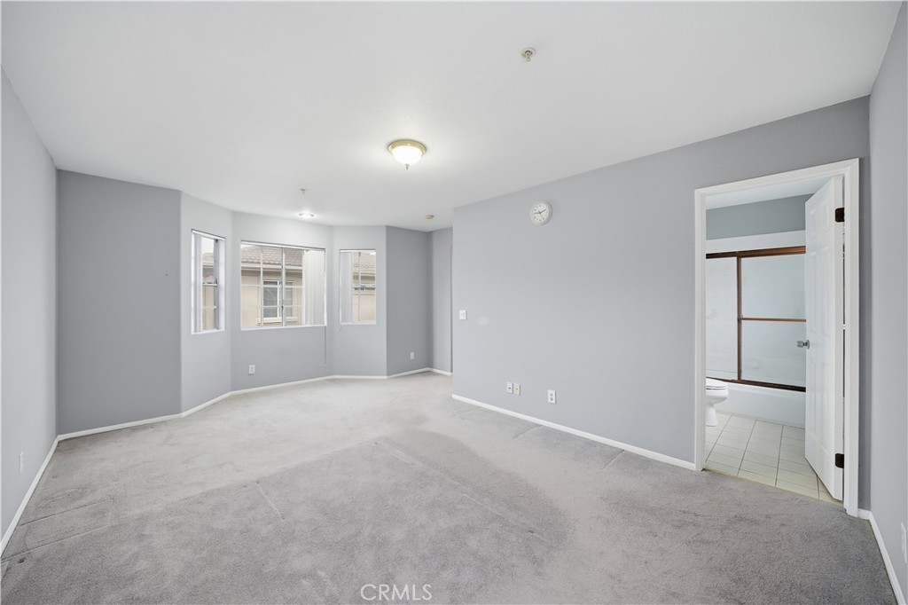 1230 Elm G Property Photo 23