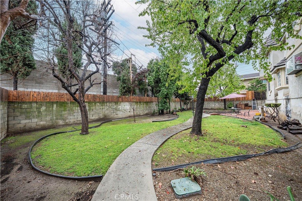 1230 Elm G Property Photo 33