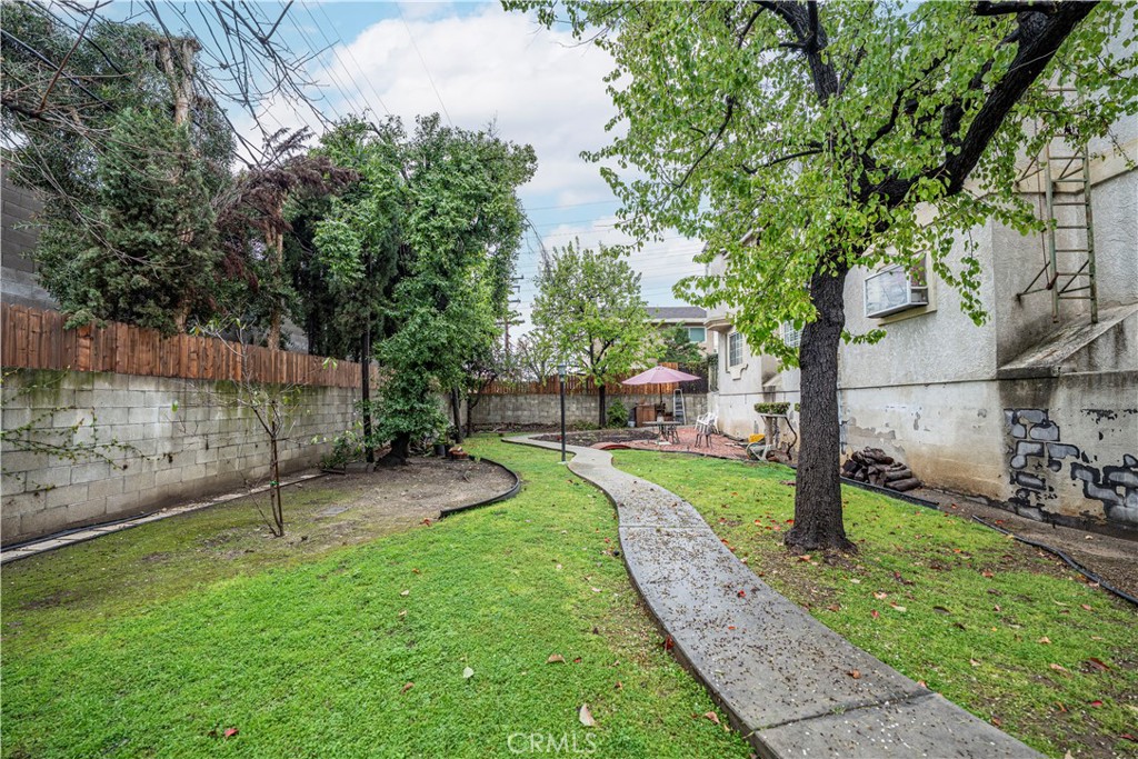 1230 Elm G Property Photo 34