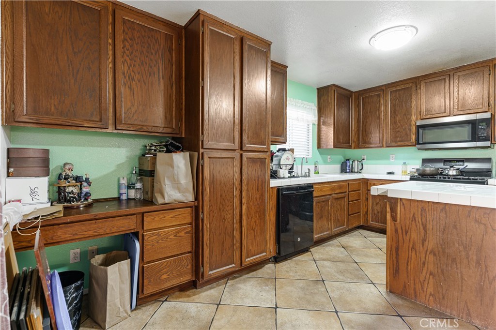 260 Mahogany Property Photo 6
