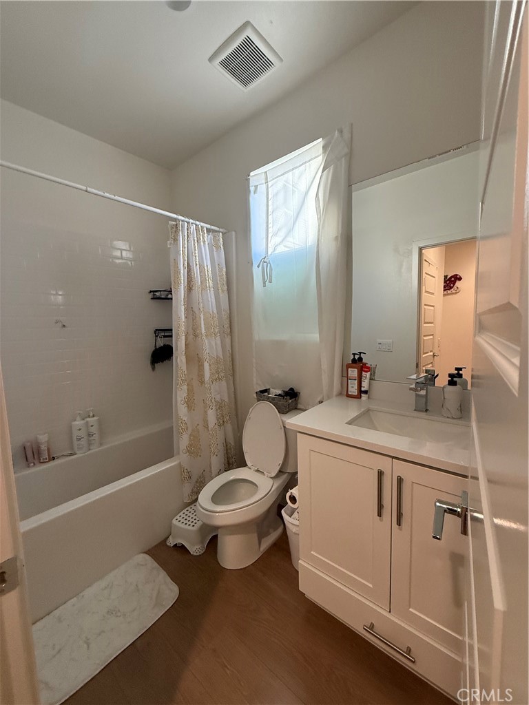 13042 Lancaster Property Photo 4