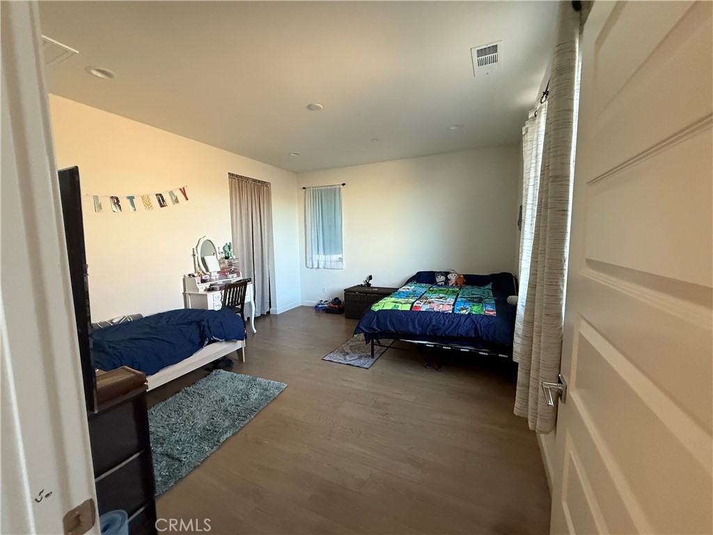 13042 Lancaster Property Photo 9