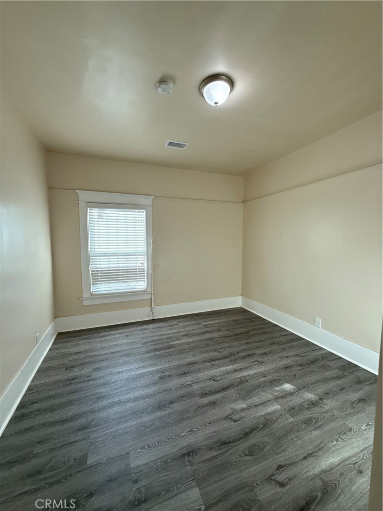 240 W 54th Property Photo 4