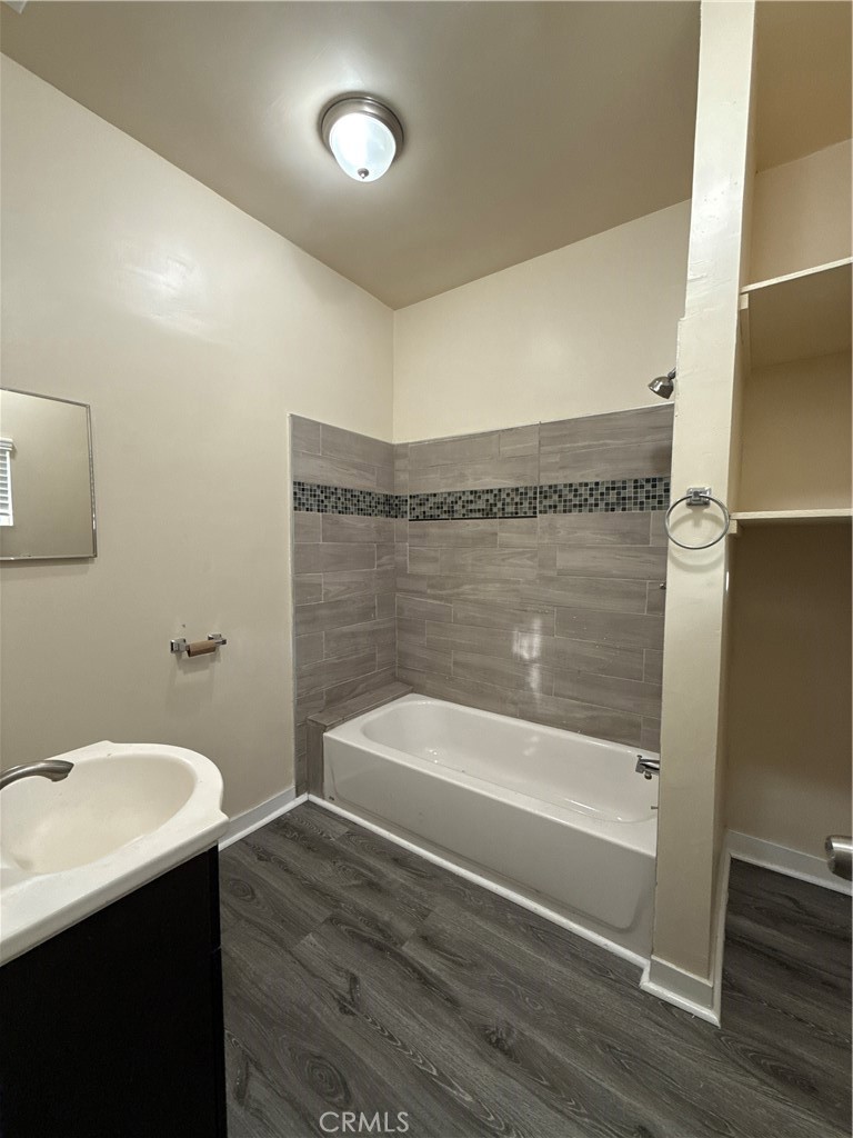 240 W 54th Property Photo 7