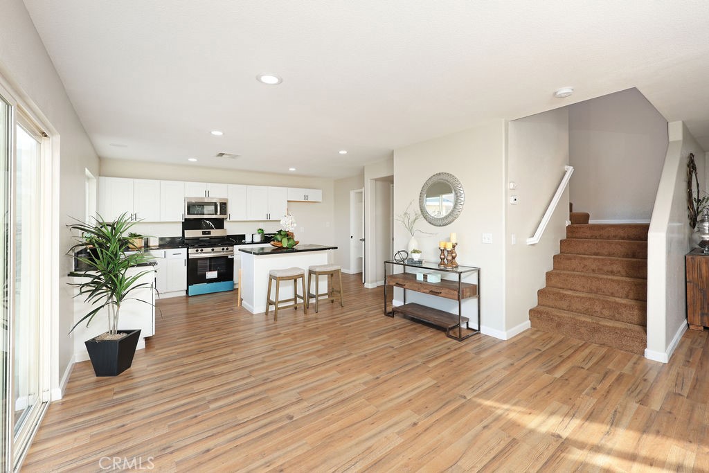 1832 E Ivesbrook Property Photo 11