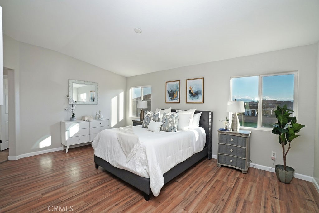 1832 E Ivesbrook Property Photo 15