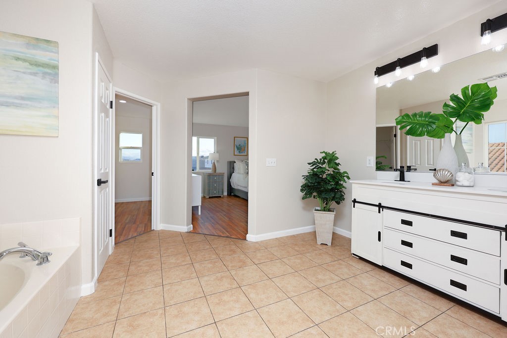 1832 E Ivesbrook Property Photo 16