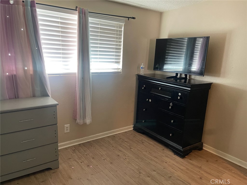 15823 Walnut Property Photo 2
