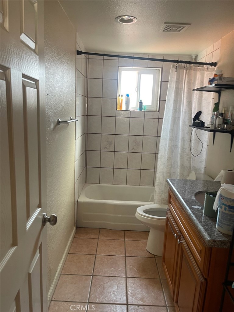 15823 Walnut Property Photo 3