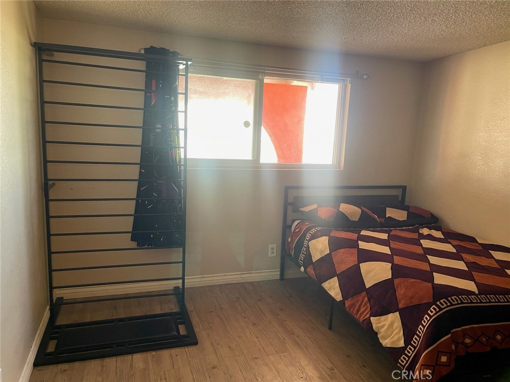 15823 Walnut Property Photo 5