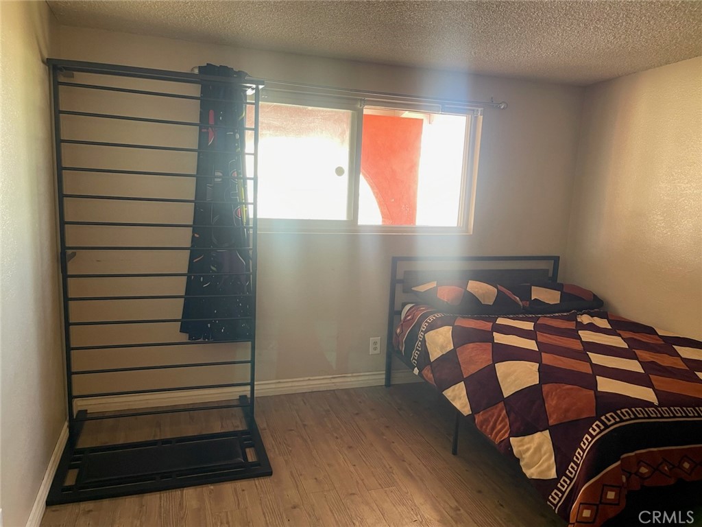 15823 Walnut Property Photo 5