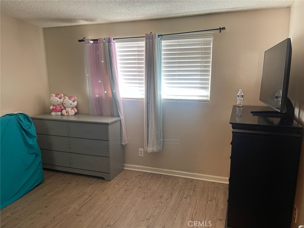 15823 Walnut Property Photo 7