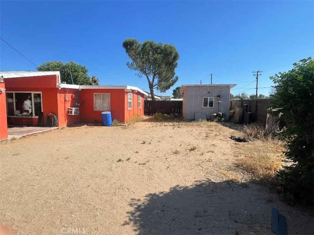 15823 Walnut Property Photo 13