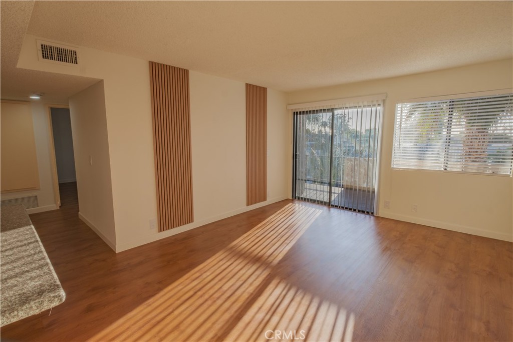 1140 Pacific Ave 20 Property Photo 2
