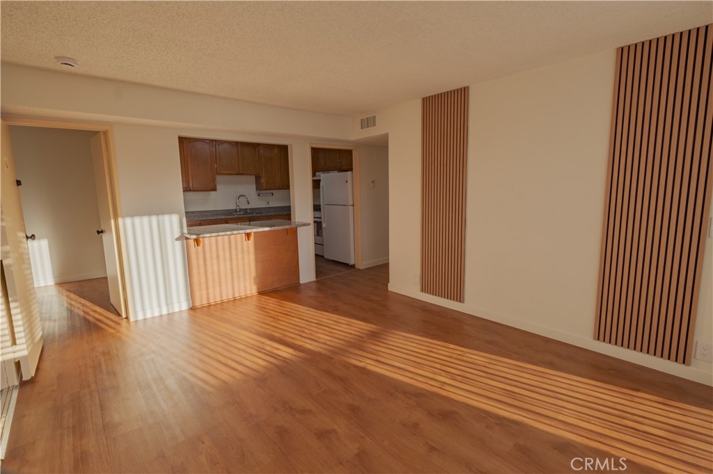1140 Pacific Ave 20 Property Photo 3