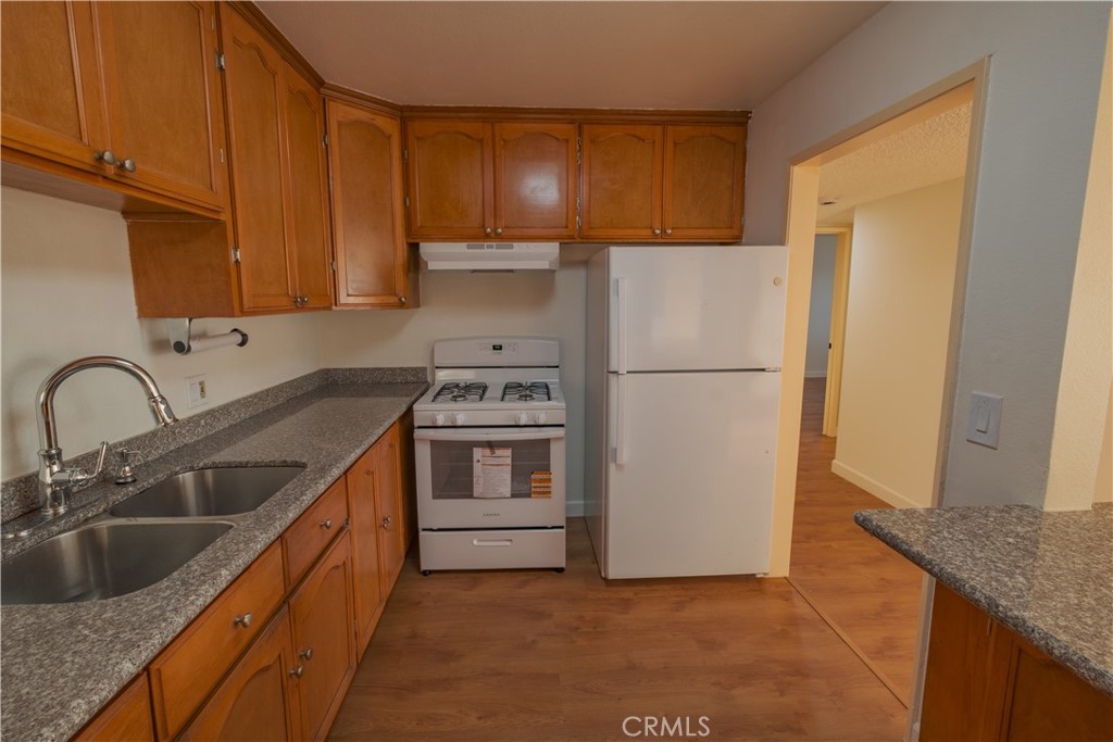 1140 Pacific Ave 20 Property Photo 8
