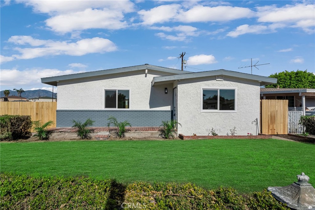 11203 Redberry Property Photo 1