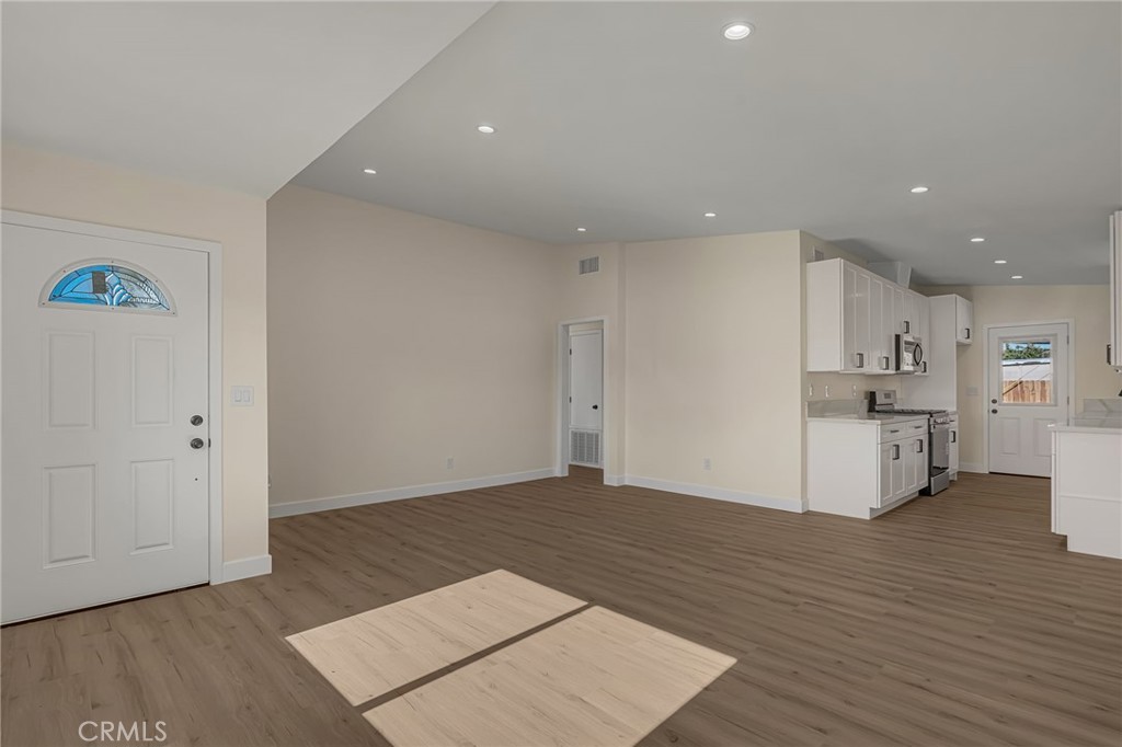 11203 Redberry Property Photo 4