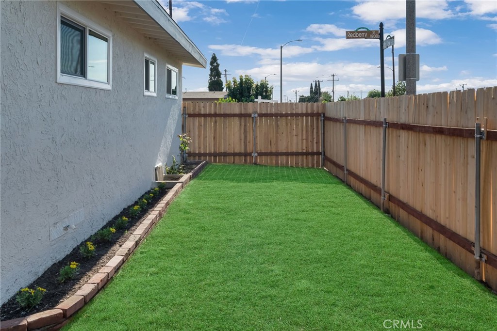 11203 Redberry Property Photo 23