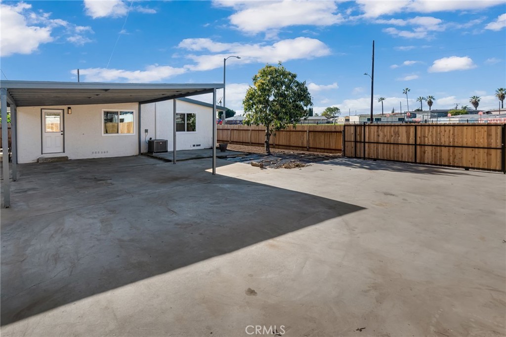 11203 Redberry Property Photo 25
