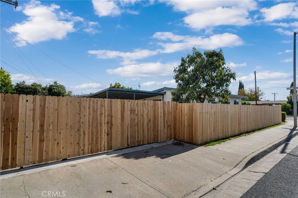 11203 Redberry Property Photo 27