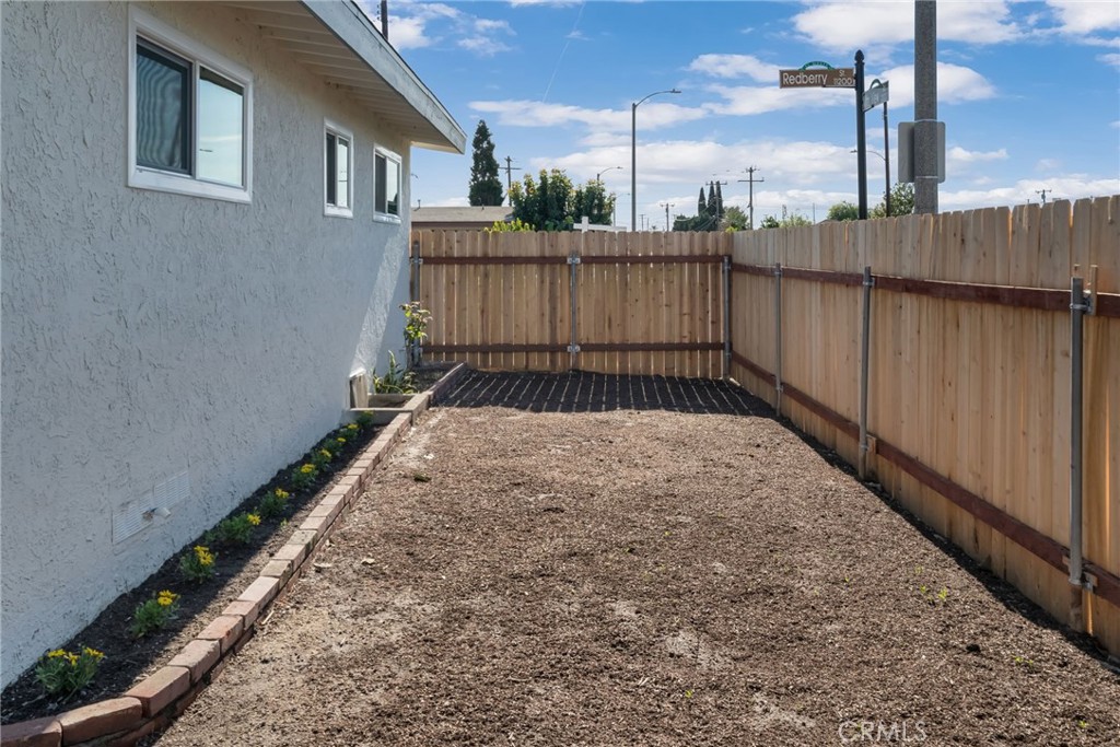11203 Redberry Property Photo 29