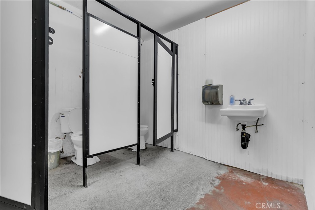 5110 Whittier Property Photo 32