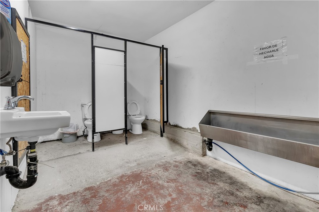 5110 Whittier Property Photo 33