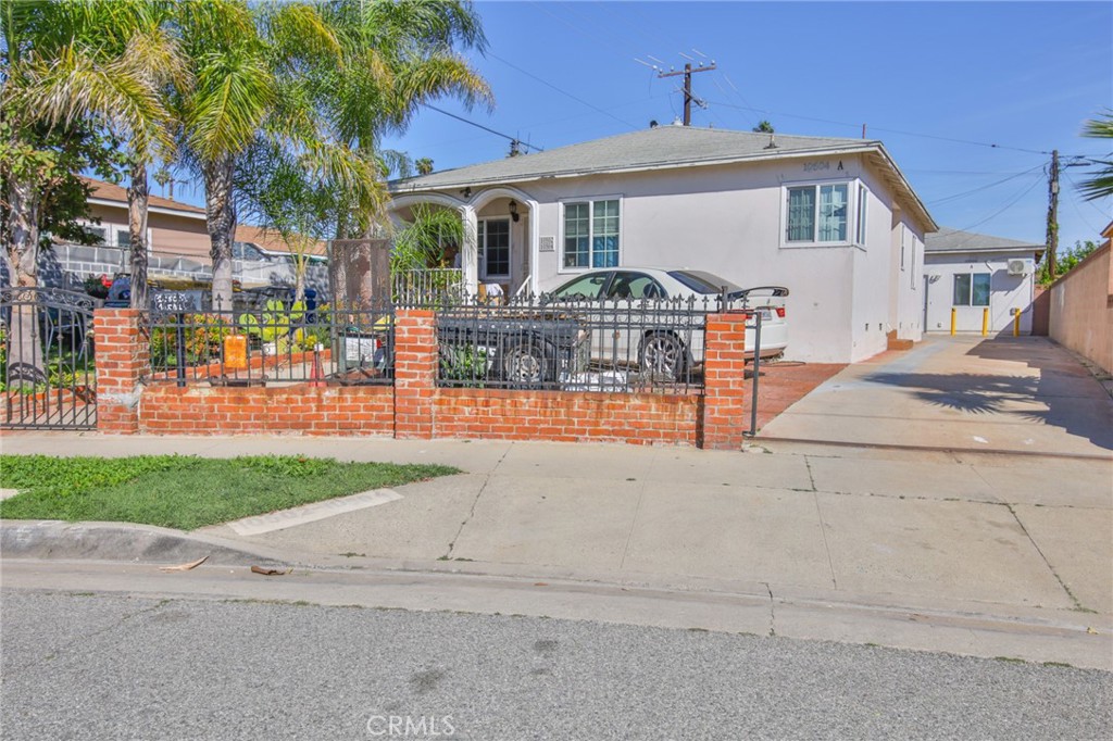 10502 Ravenswood Property Photo 1