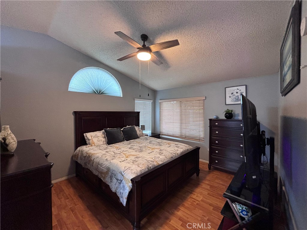 560 Coudures Property Photo 3