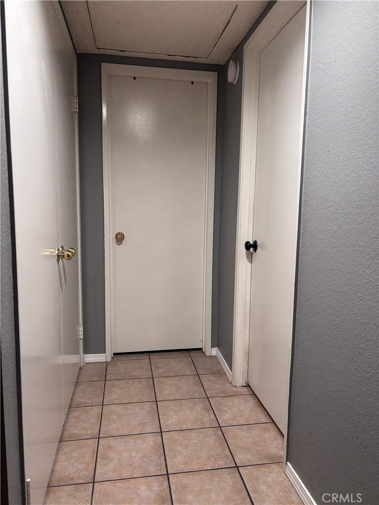 560 Coudures Property Photo 7
