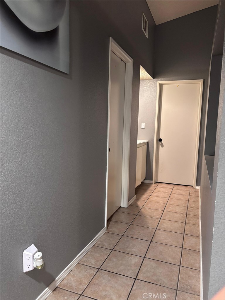560 Coudures Property Photo 29