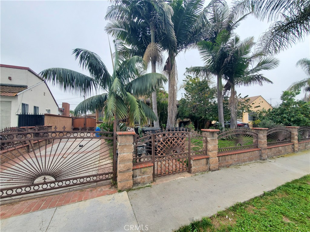 3332 Marine Avenue Property Photo 3