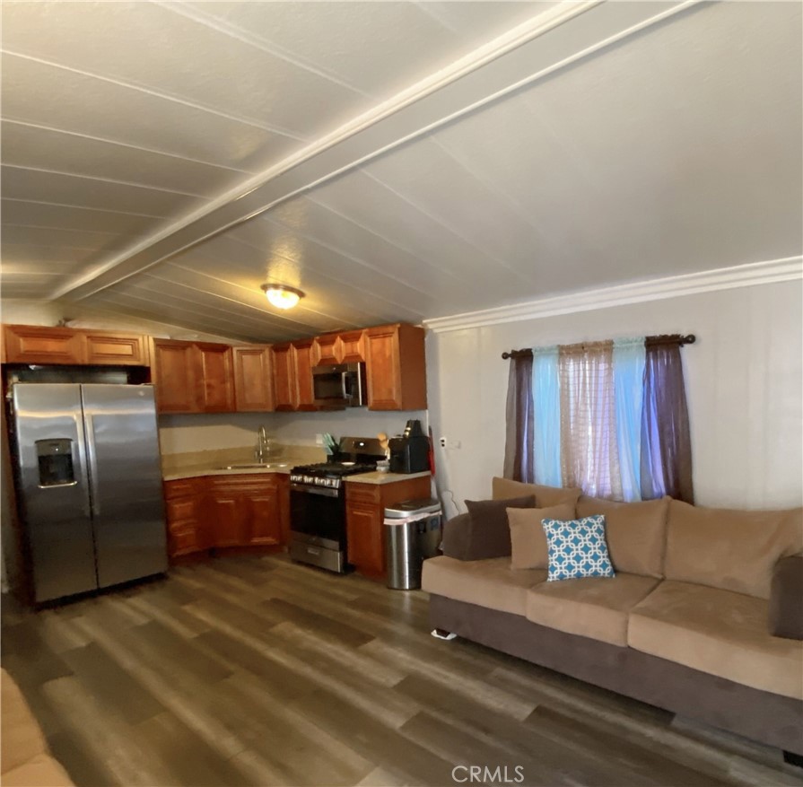 850 W Mission Blvd B21 Property Photo 5