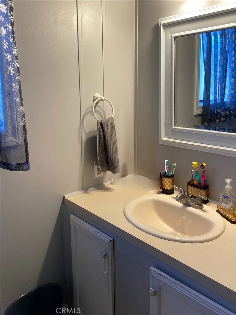 850 W Mission Blvd B21 Property Photo 11