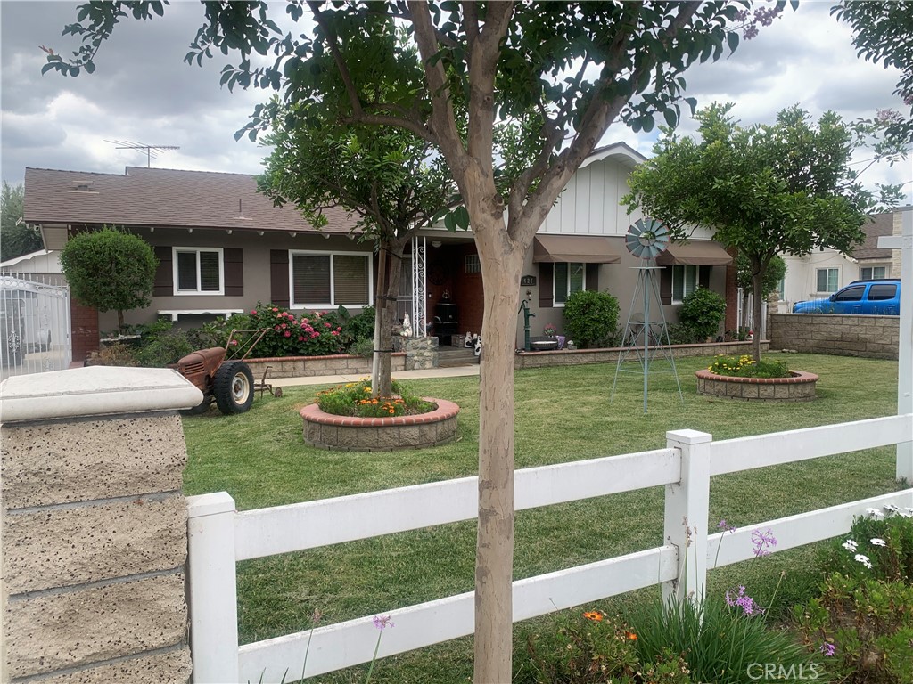 427 W Maple Property Photo 1
