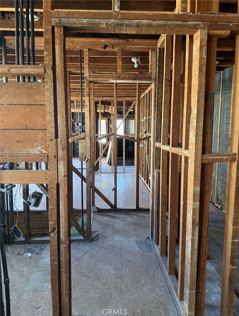 328 N Mariposa Property Photo 4