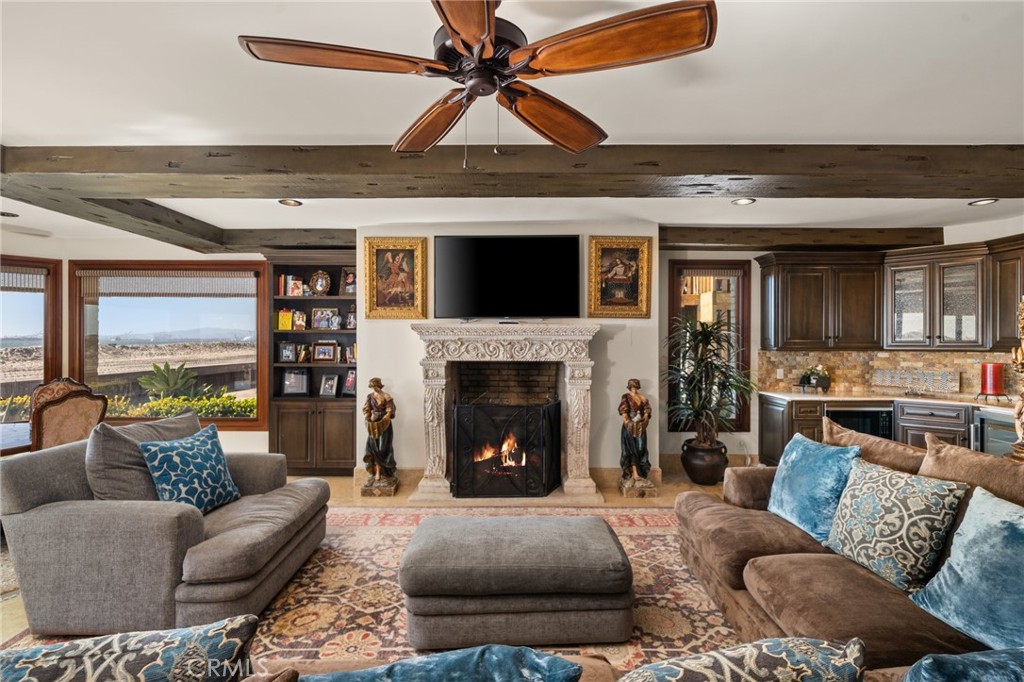 2 60th Place Property Photo 2