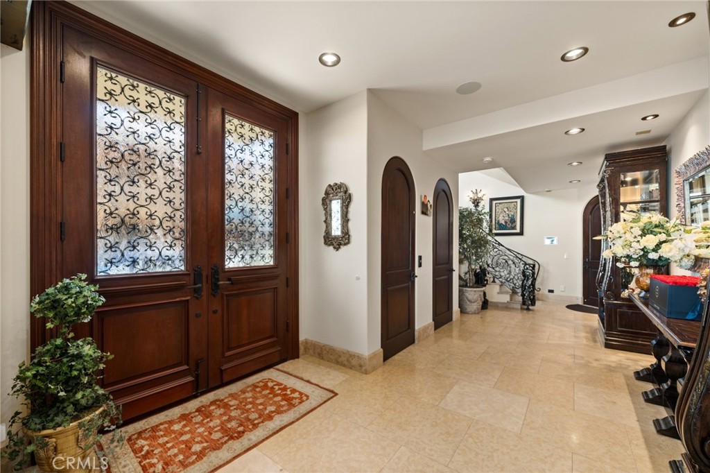 2 60th Place Property Photo 10