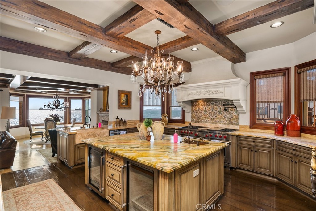 2 60th Place Property Photo 15