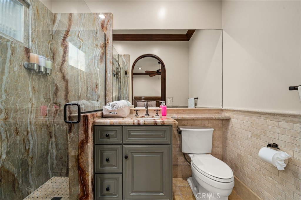 2 60th Place Property Photo 24