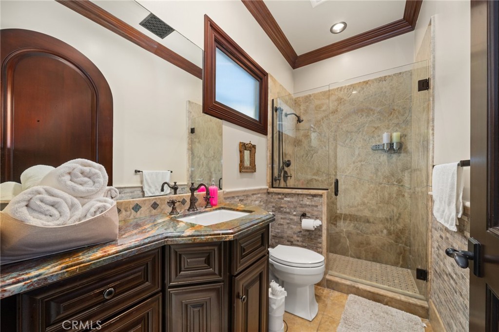 2 60th Place Property Photo 28