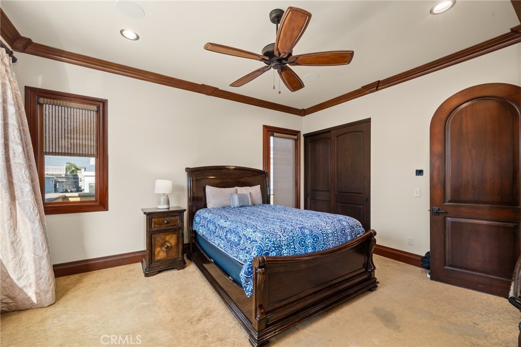 2 60th Place Property Photo 30