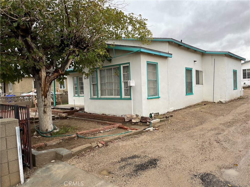 604 E Buena Vista Property Photo 3