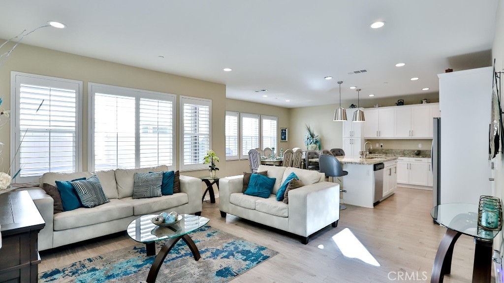 4693 Holly Property Photo